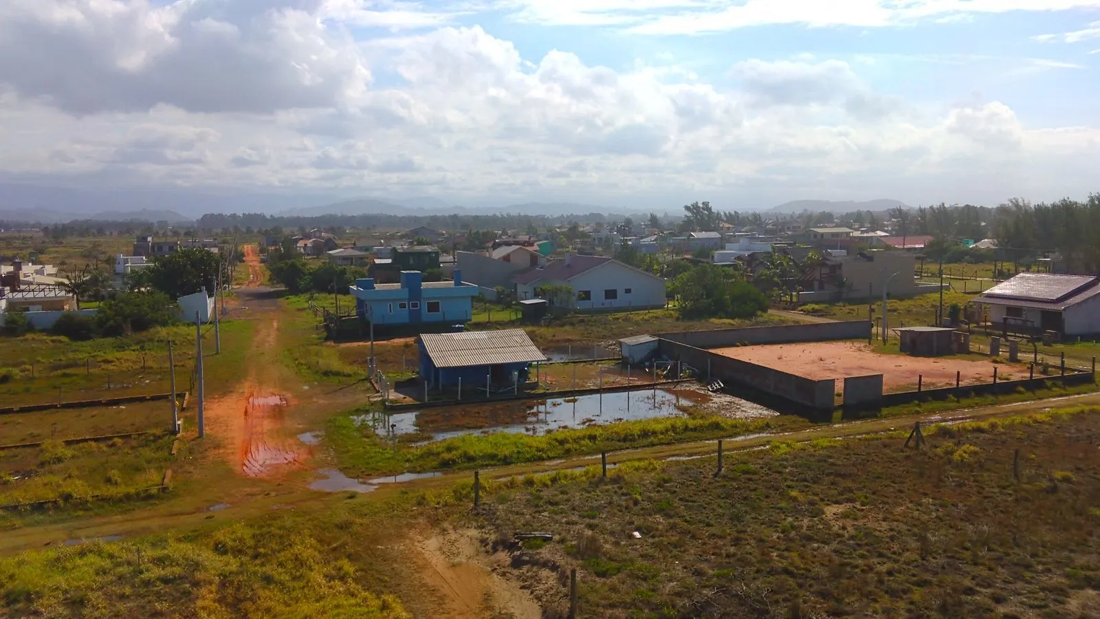 Imagem Terreno à venda em Torres, Praia Real, 300m2