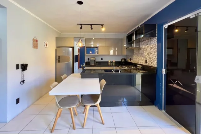 Imagem Casa em Condomínio para venda no bairro Olaria em Canoas