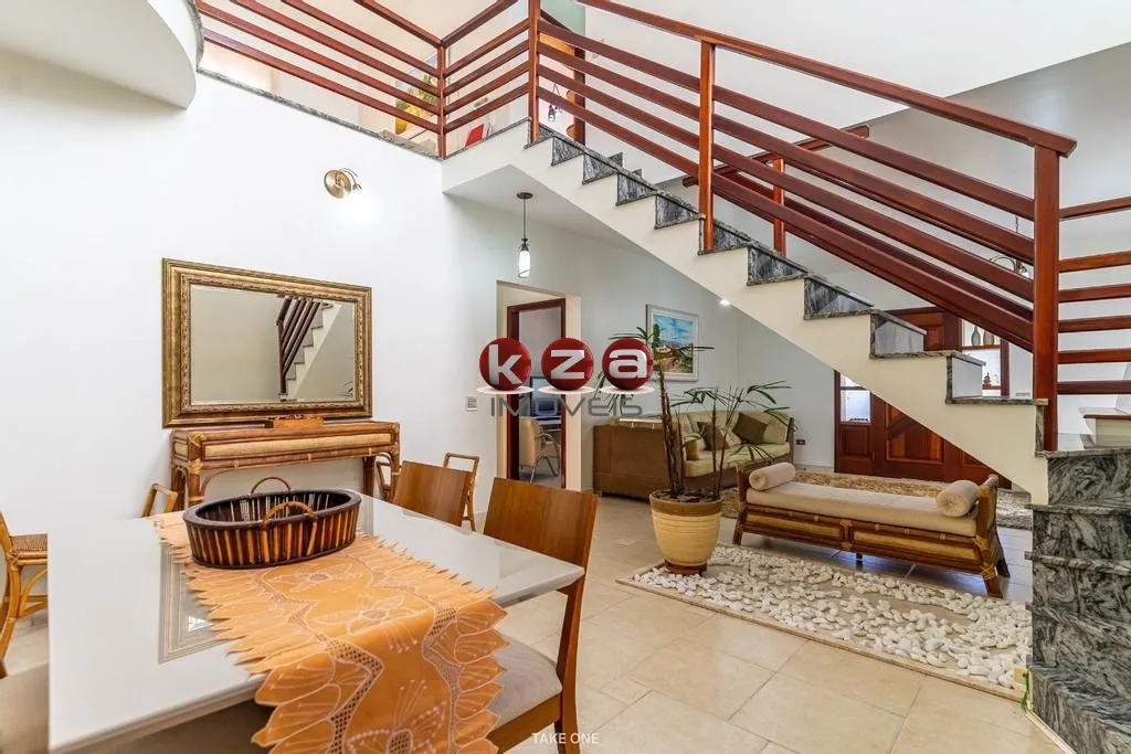 Imagem Casa de Luxo com 5 Quartos e 6 Vagas no Villaggio Capríccio, Louveira-SP: Venda ou Locação!