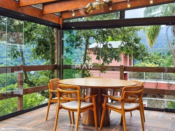 Imagem Casa de luxo à venda no Jardim Botânico, Rio de Janeiro - 5 quartos, 5 suítes, 8 banheiros, 2 vagas de garagem, 300,00 m².