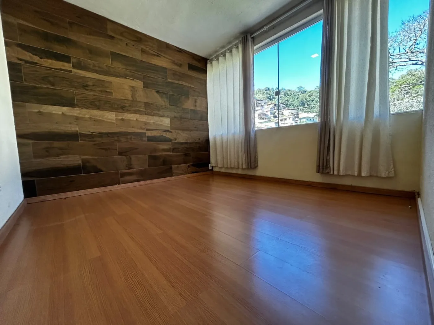 Imagem Apartamento para Venda em Petrópolis / RJ no bairro Quarteirão Brasileiro