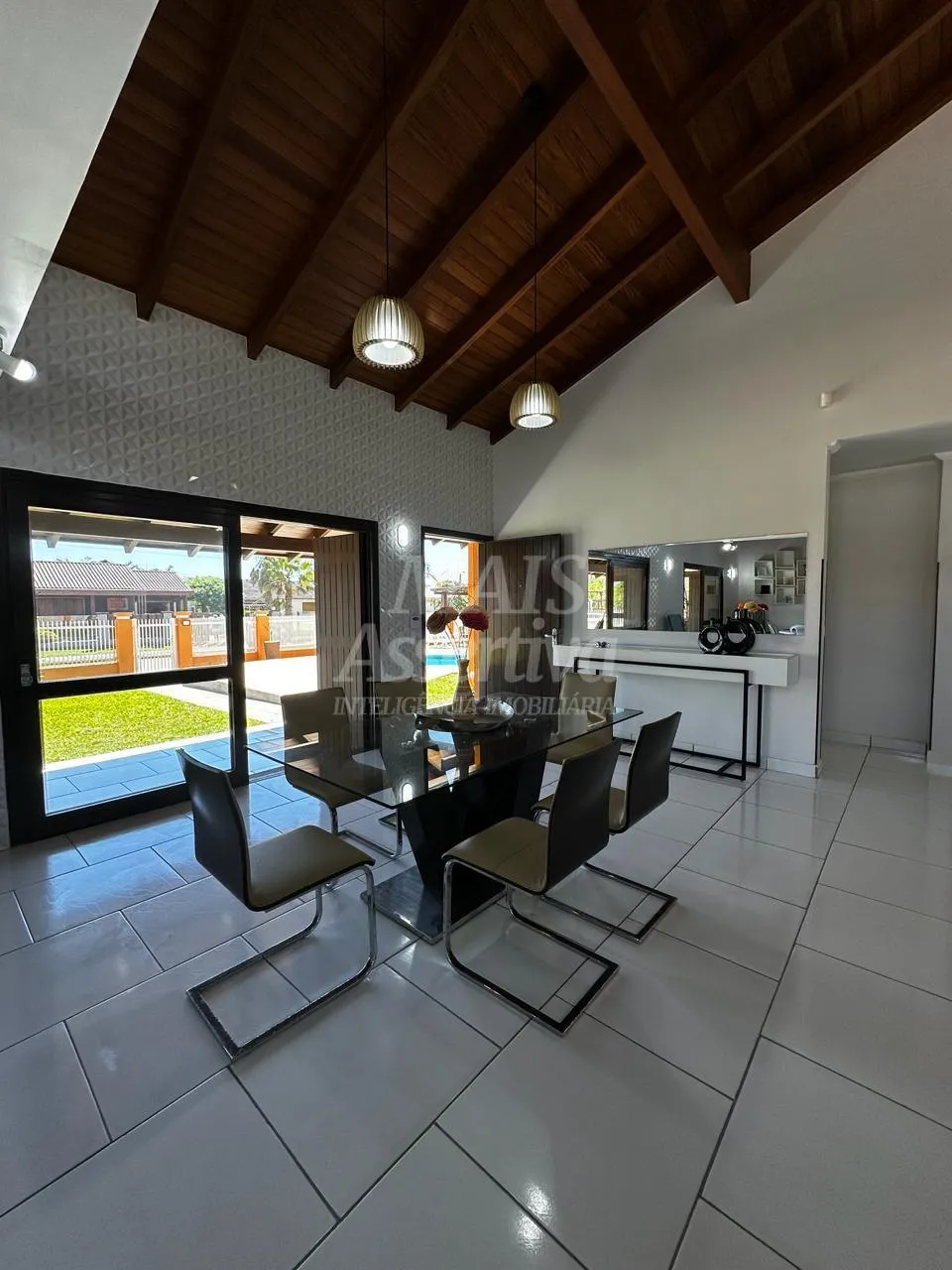 Imagem Casa 05 dormitórios para venda em Xangrilá