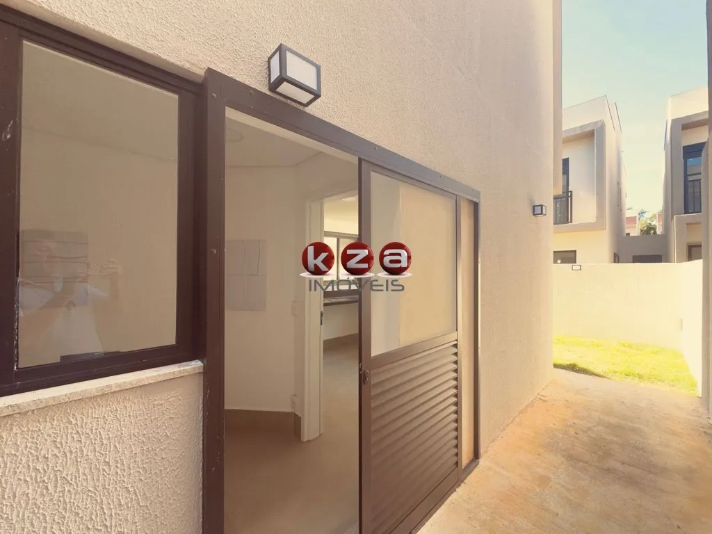 Imagem Casa a venda no Condomínio Villa Arte 28 em Vinhedo-SP: 3 suítes, 2 salas e 140m² de área!