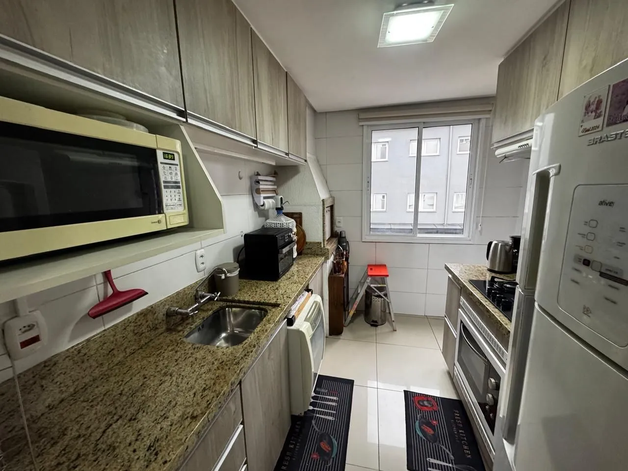 Imagem Apartamento semimobiliado à venda no bairro Santana, Porto Alegre