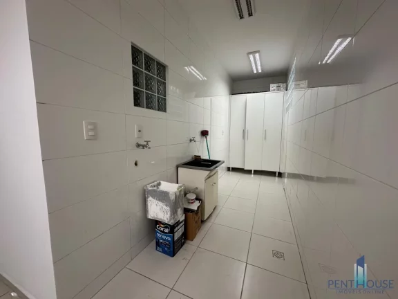 Imagem Casa para Venda em Jaraguá do Sul, Vila Nova, 4 dormitórios, 1 suíte, 3 banheiros, 1 vaga