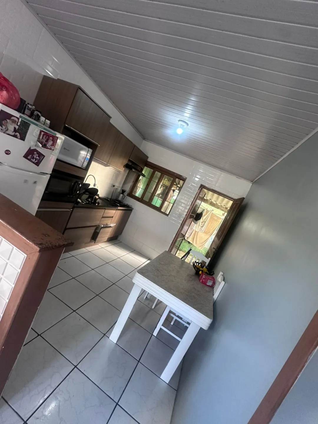 Imagem CASA À VENDA COM 2 DORMITÓRIOS E CONSTRUÇÃO PARA COMÉRCIO NO Tarumã