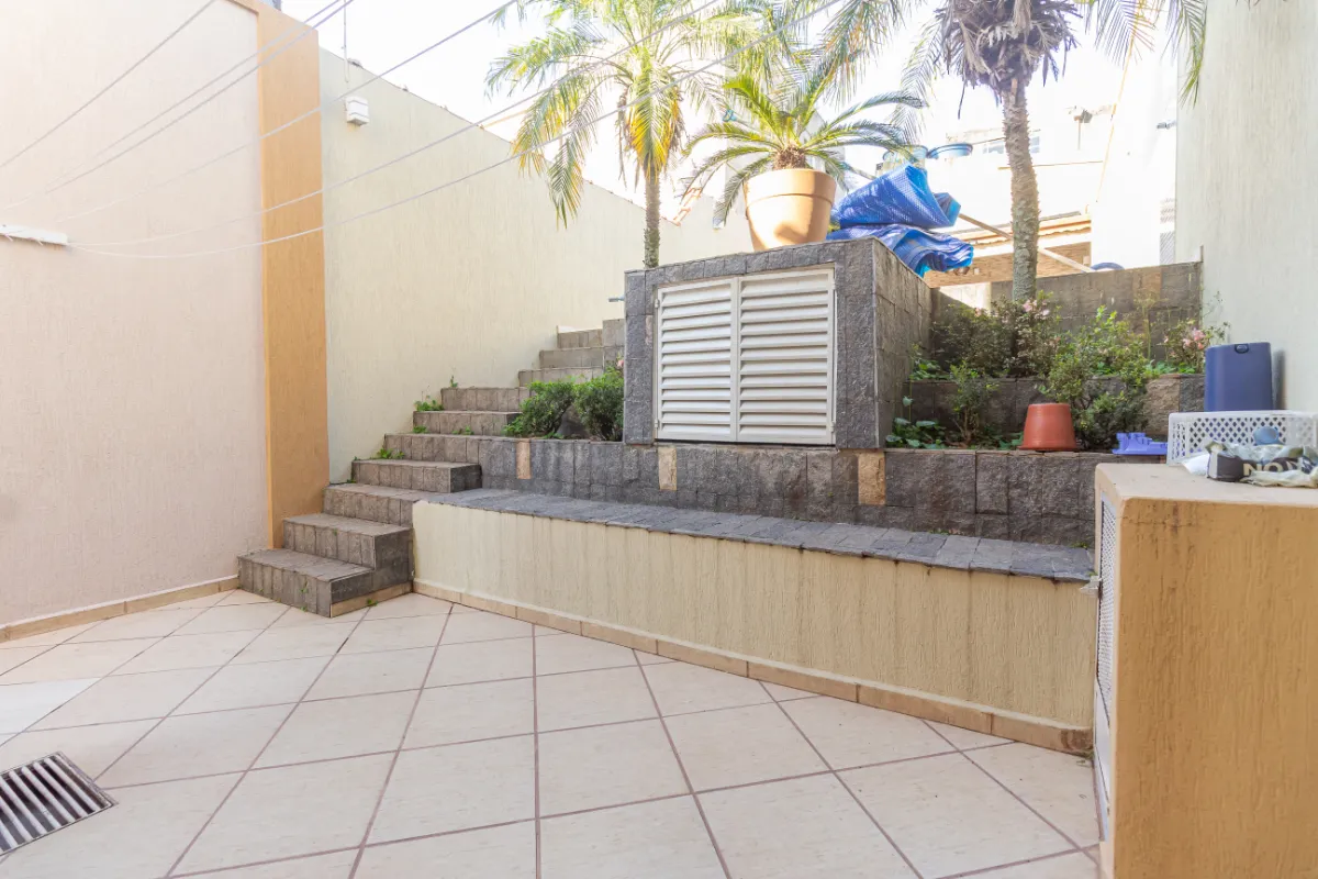 Imagem Sobrado para venda em Vila Mangalot com 4 quartos, sendo 2 suítes, 414m2