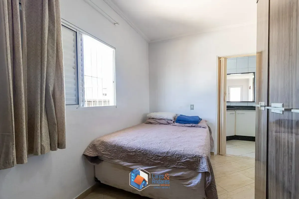 Imagem Sobrado para venda em Jardim São Carlos (Zona Leste) com 4 quartos, sendo 1 suíte, 400m²