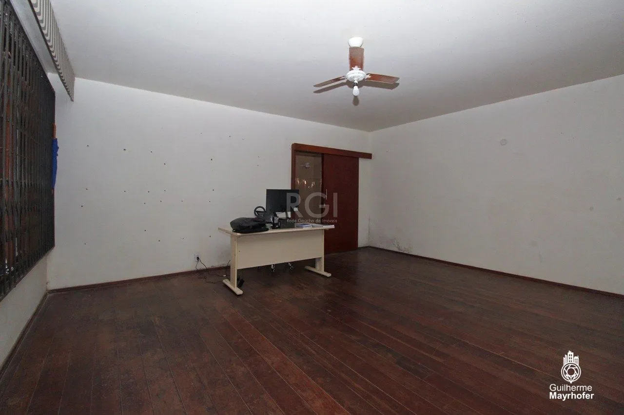 Imagem Casa para Venda - 526.64m², 4 dormitórios, sendo 2 suites, 4 vagas - Teresópolis