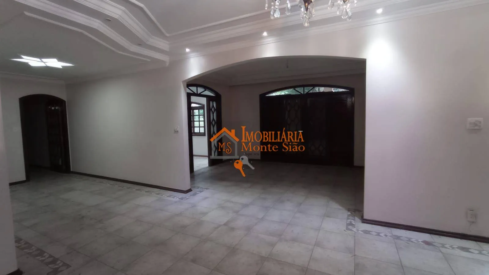 Imagem Sobrado com 5 dormitórios à venda, 570 m² por R$ 1.500.000,00 - Jardim Santa Mena - Guarulhos/SP