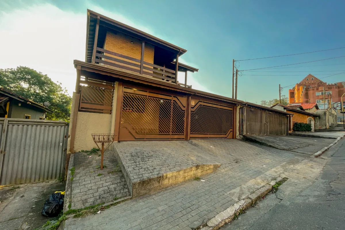 Imagem Casa de vila para venda em Centro com 4 quartos, sendo 2 suítes, 257m2