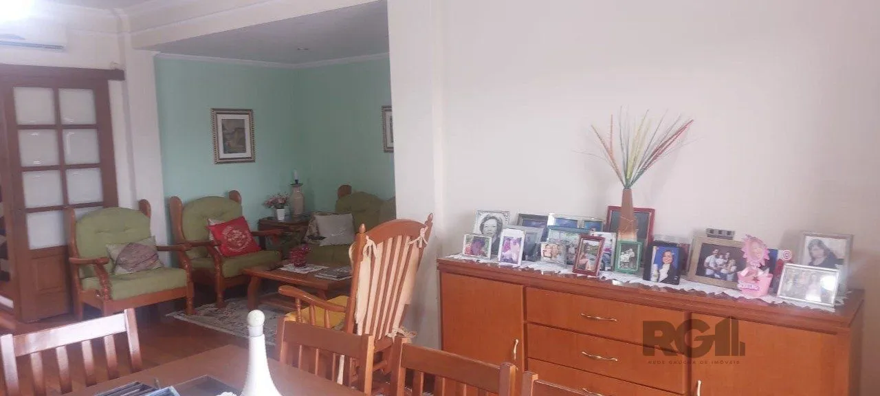 Imagem Casa 3 dormitórios à venda Medianeira Porto Alegre/RS