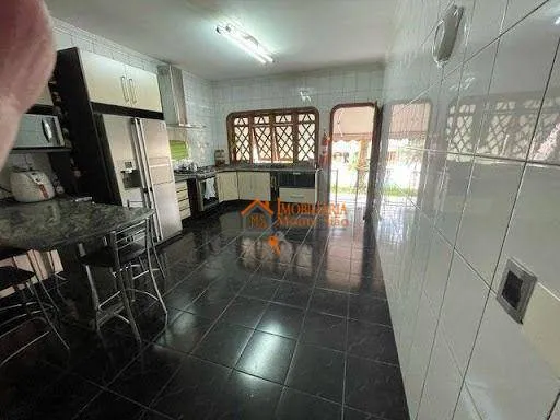 Imagem Sobrado com 3 dormitórios à venda, 500 m² por R$ 2.500.000,00 - Vila Rosália - Guarulhos/SP