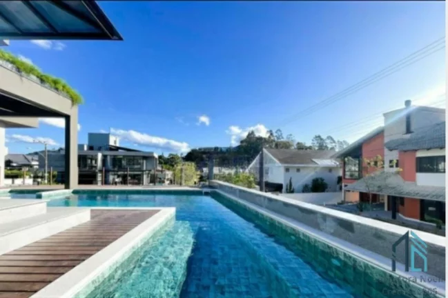 Casa MOBILIADA LINDA em condomínio, 04 suítes, 04 vagas, em Blumenau SC