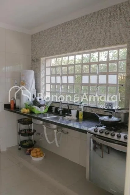Imagem Chácara Moderna com Suíte Master, Varanda Gourmet e Piscina em Condomínio Tranquilo!