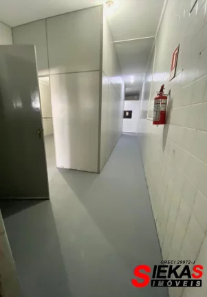 Imagem Salão para Locação em Barueri-SP, Bairro Chácaras Marco: 2 Banheiros, 1 Vaga de Garagem, 160m² de Área