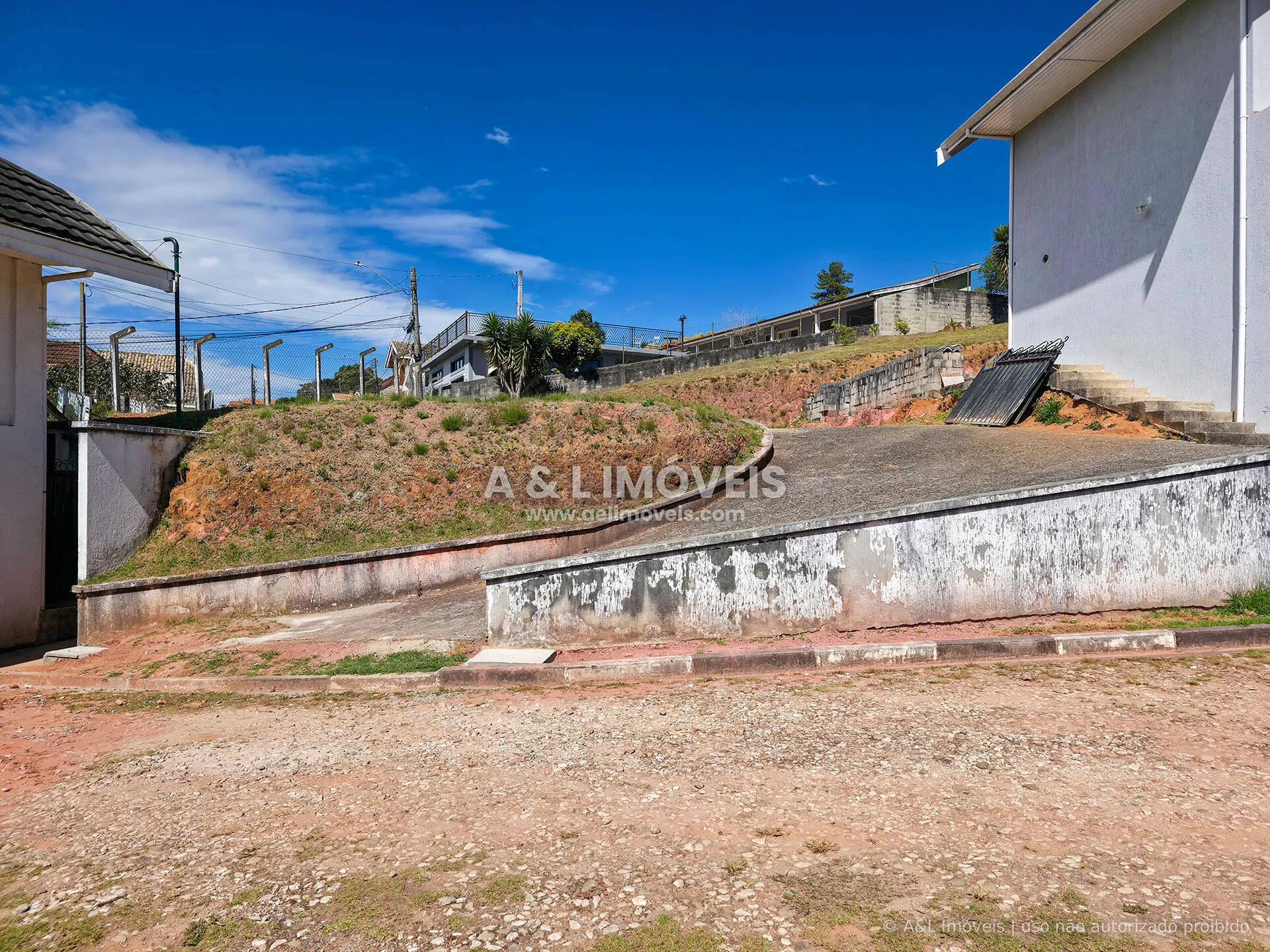Imagem Terreno à venda em Campos do Jordão | 325,45 m² | Villagio D'Imbiry