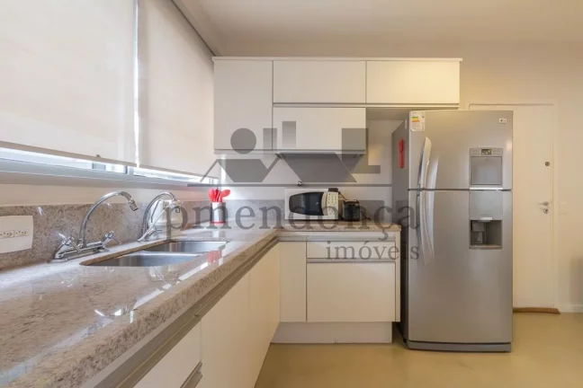 Imagem Apartamento reformado na Haddock Lobo, 3 quartos (1suíte) e 1 vaga.