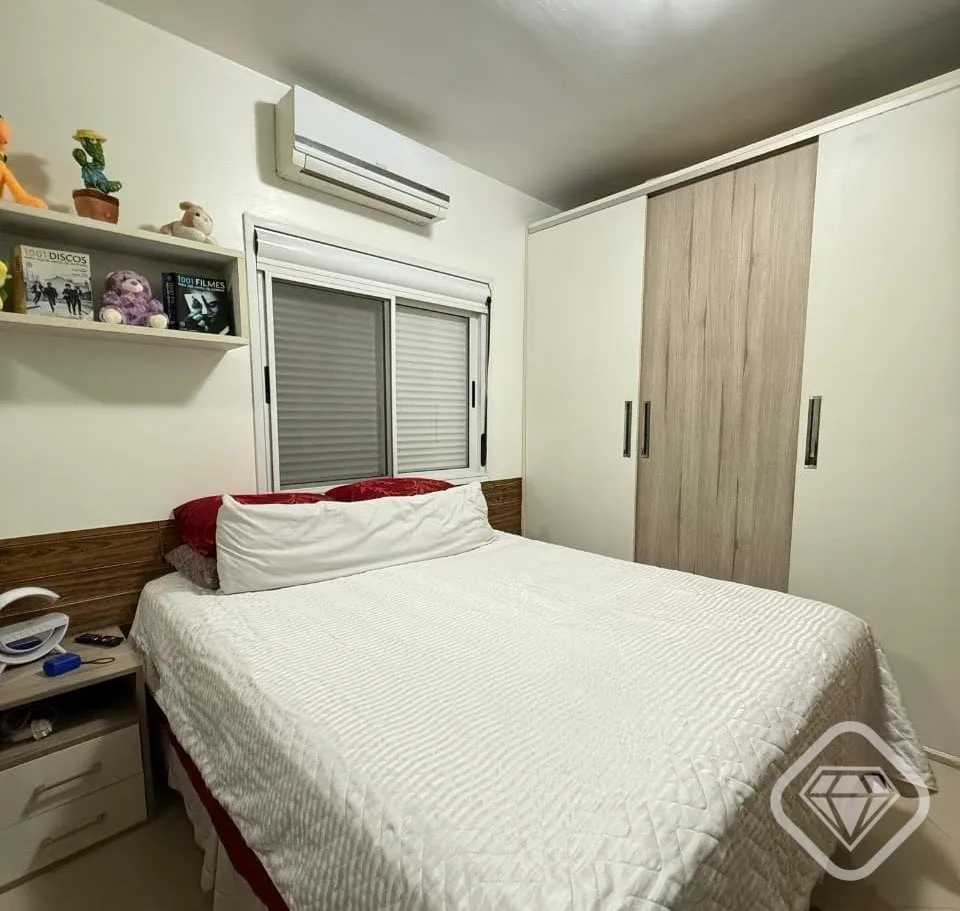 Imagem Casa em condomínio no bairro Hípica, semi mobiliada, totalmente reformada com pátio amplo e excel...
