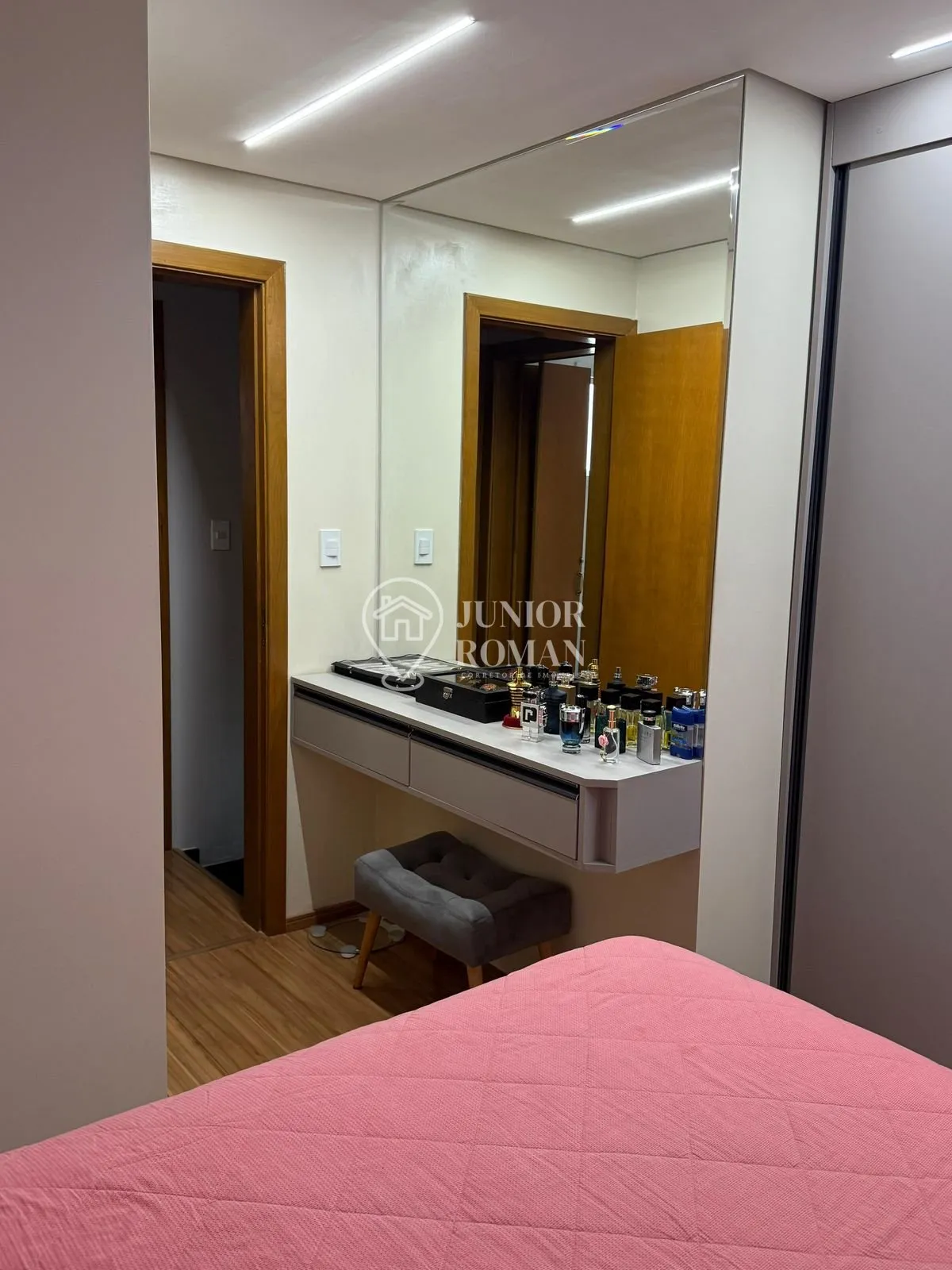 Imagem LINDO SOBRADO MOBILIADO 2 DORM l CAMPESTRE - STO ANDRE
