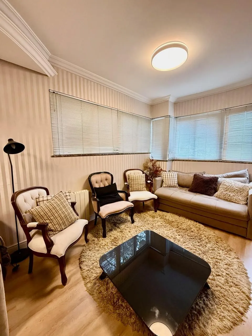 Imagem Apartamento à venda em Gramado, Vila Suíça, com 2 quartos, 76m2