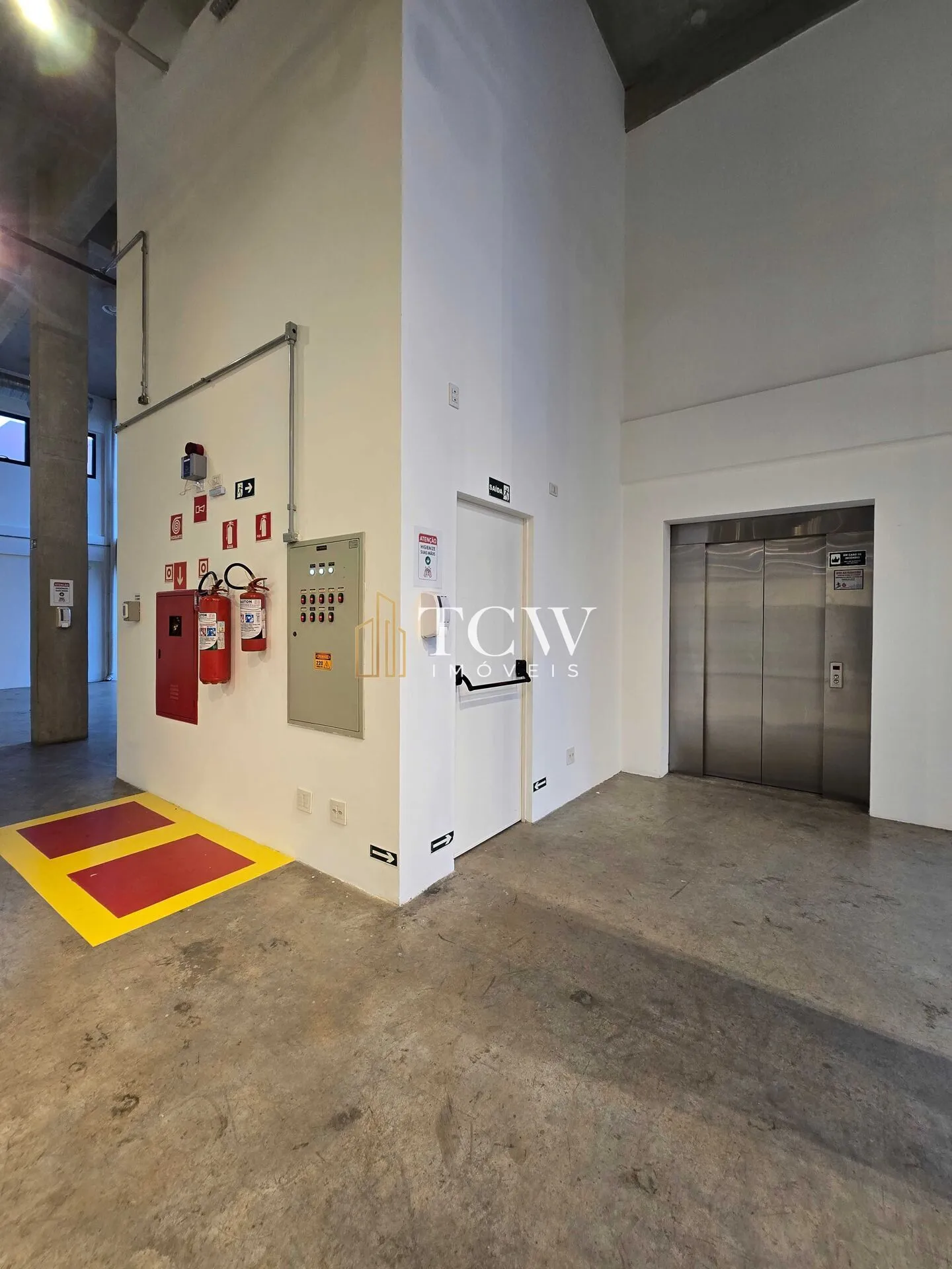 Imagem Galpão Logístico/Salão Comercial para Locação | 3.185m2 | Barra Funda/Sp