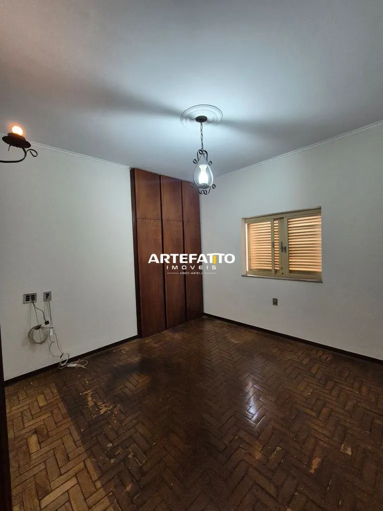 Imagem Casa com 4 dormitórios no bairro Vila Allan Kardec