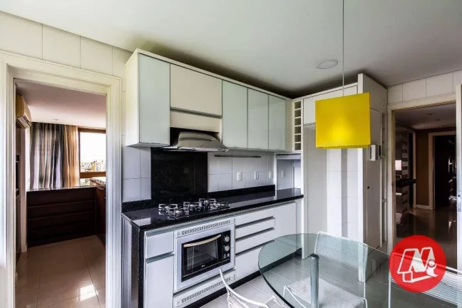 Imagem No bairro Petrópolis , 220 m², 3 suites, 4 vagas e infraestrutura.