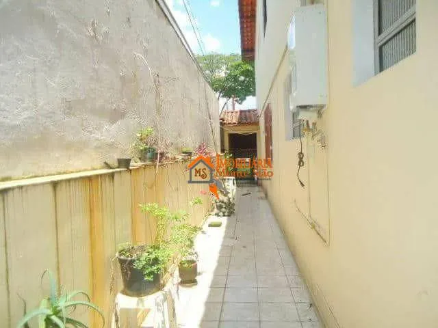 Imagem Sobrado com 3 dormitórios à venda, 200 m² por R$ 740.000,00 - Parque Continental - Guarulhos/SP