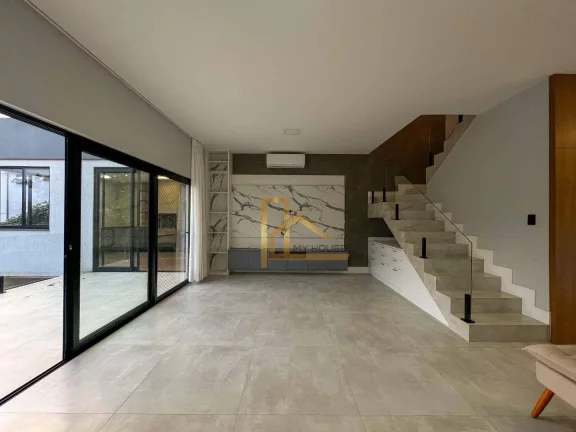 Imagem Casa com 3 Suítes em Condomínio Exclusivo – Conforto e Lazer Completo - 15 minutos do centro de Teresópolis