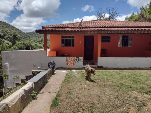 Imagem Chácara com 3 dormitórios à venda, 27000 m² por R$ 450.000,00 - Paiol Queimado - Camanducaia/MG