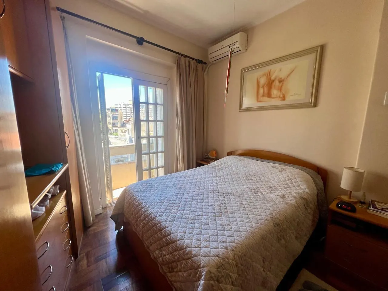 Imagem Apartamento 3 dormitórios com 80m2 no bairro Floresta.