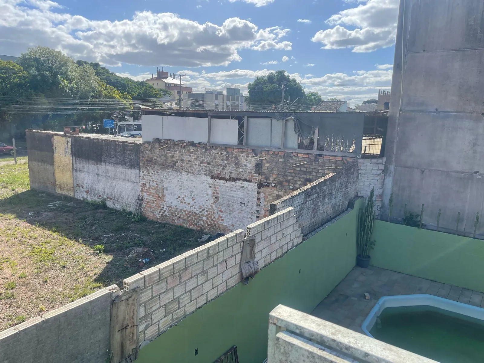 Imagem **Casa Residencial à Venda em Porto Alegre, Rio Grande do Sul**