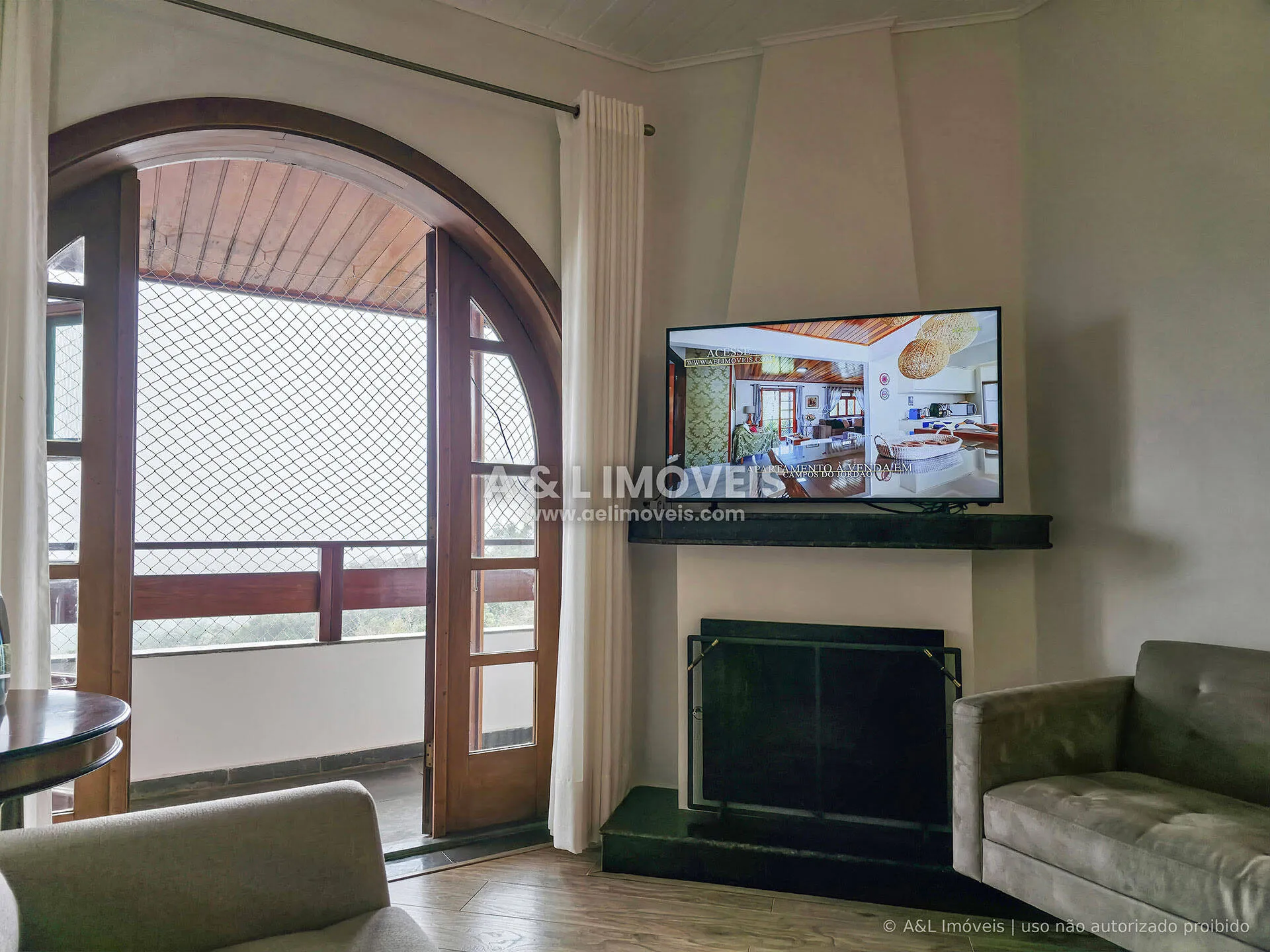 Imagem Duplex Alto do Capivari | 100,21 m² | Lareira | Condomínio Resort