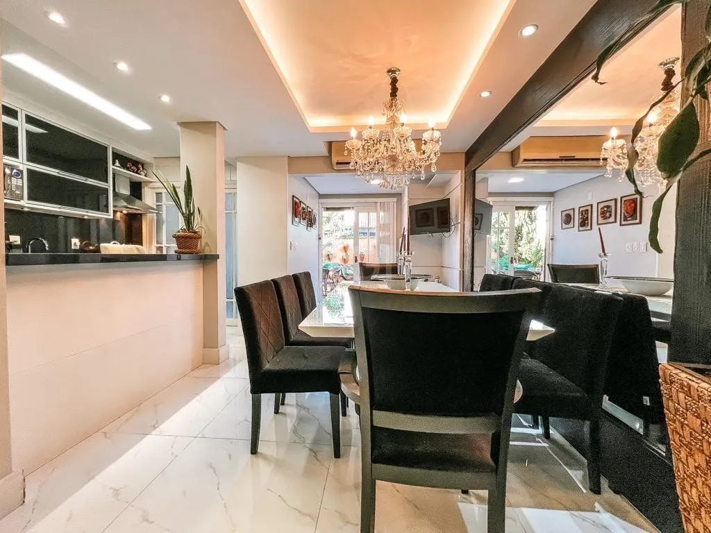 Imagem Excelente casa a venda no bairro Tristeza, para o lado do Rio!