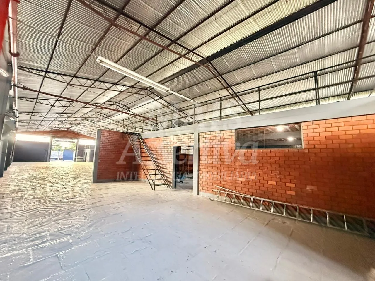 Imagem Prédio comercial pra locação de 1.440m² e terreno de 2.000m² - Novo hamburgo