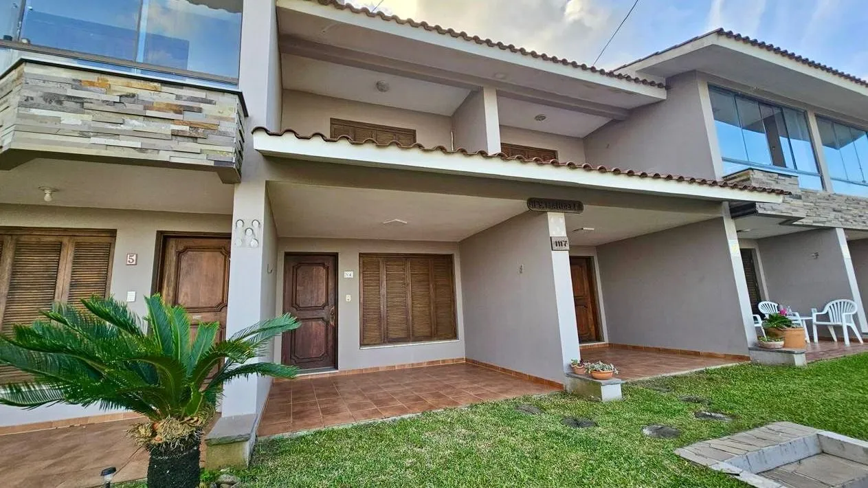 Foto do imóvel Triplex à venda em Xangri-lá, Centro, com 3 quartos, 111m2