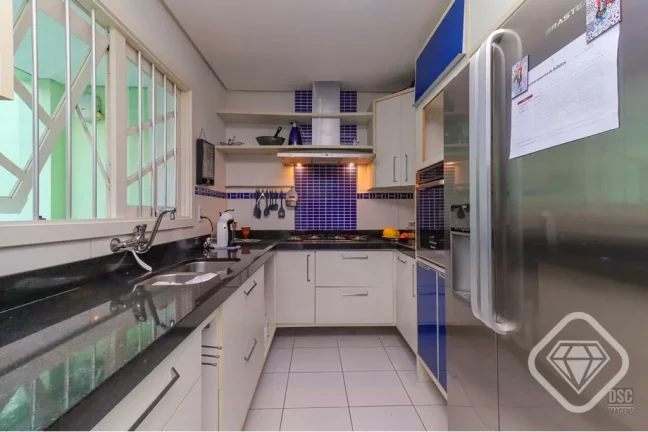 Imagem Casa luxuosa na Tristeza que combina espaço, privacidade e alto padrão.

Com 340 metros quadrados ...