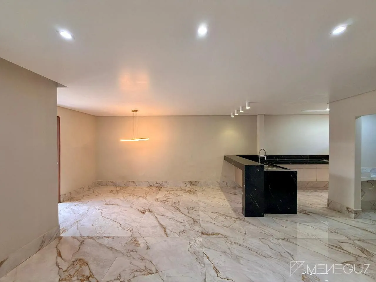 Imagem Viva com lazer privativo e economia: piscina, sauna e energia solar