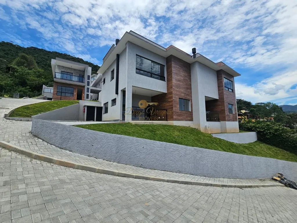 Foto do imóvel Casa em Condomínio para Venda em Teresópolis / RJ em Avenida Presidente Roosevelt