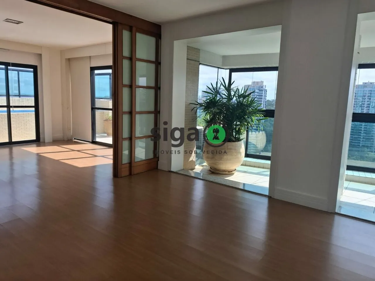 Imagem Cobertura de Luxo no Condomínio Villagio Panamby, Sofisticação, Conforto e Vista Deslumbrante