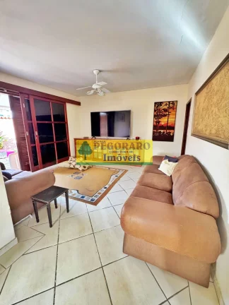 Imagem Casa de luxo à venda em Caraguatatuba-SP, bairro Martim de Sá: 4 quartos, 2 suítes, 2 salas, 3 banheiros, 3 vagas de garagem, 249m².