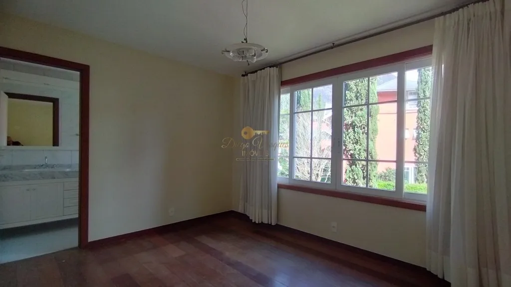 Imagem Casa em Condomínio para Venda em Teresópolis / RJ no bairro Iucas