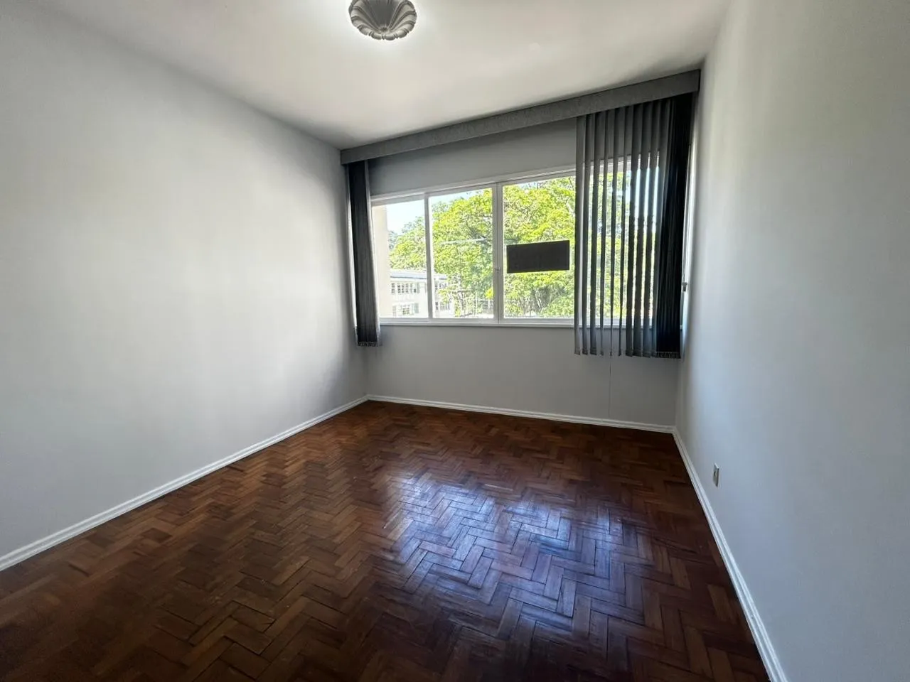 Imagem Apartamento para Venda em Petrópolis / RJ no bairro Centro