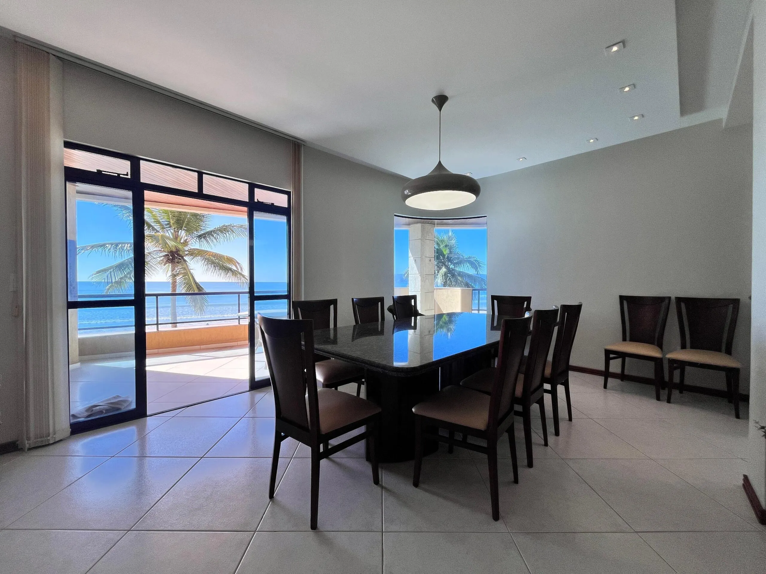 Imagem Apartamento com vista para o mar à venda com 170m2 por R$ 4.000.000,00