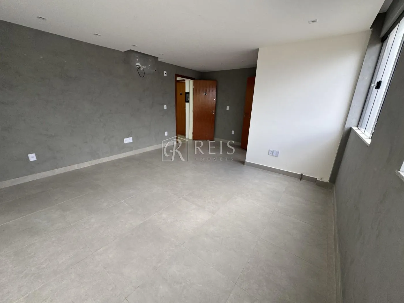 Imagem Sala Comercial para Locação em Rio das Ostras, Village Rio das Ostras, 1 banheiro