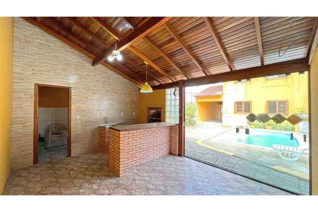 Imagem Casa para venda no bairro Vila Nova em Porto Alegre