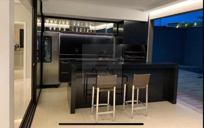 Imagem Casa de Luxo no Condomínio Villa Jardim - 4 Suítes, 3 Salas e 355 m² - Cuiabá-MT
