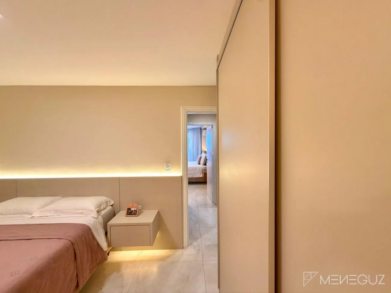 Imagem Apartamento à venda na Praia do Morro, Guarapari - 3 quartos, 2 suítes, DCE, frente mar, mobiliado
