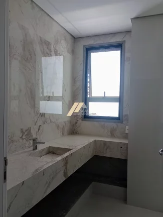 Imagem Apartamento à venda no Cambuí: 3 quartos, 3 suítes, 5 banheiros, 5 vagas de garagem, 257m² - Campinas-SP.